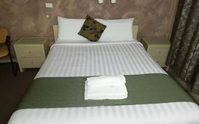 Bushmans Motor Inn