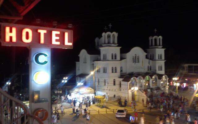 Hotel Colors вид на фасад
