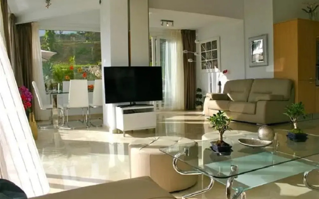 Brand New Villa Close To Beach