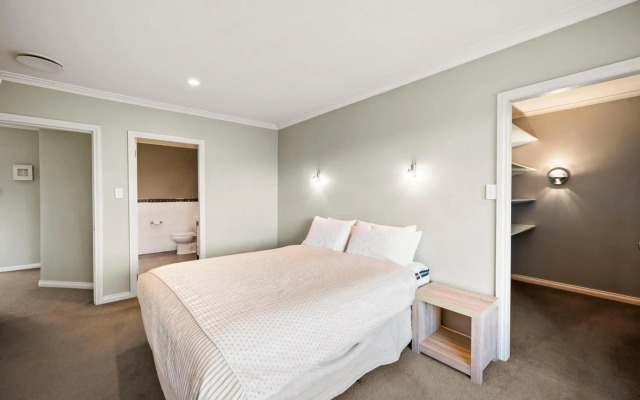 Taupo Escape - Rainbow Point Holiday Home