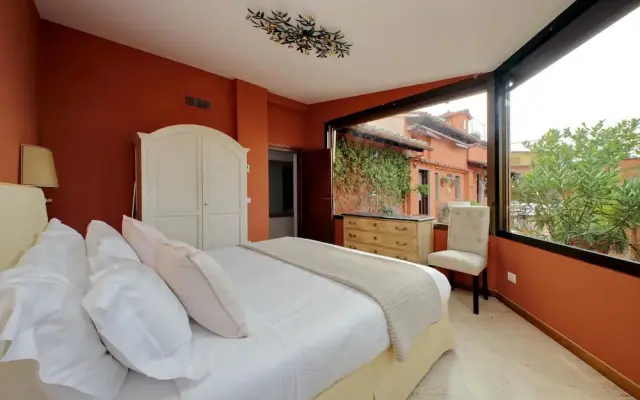 Treasurerome Spanish Steps Penthouse 4BR