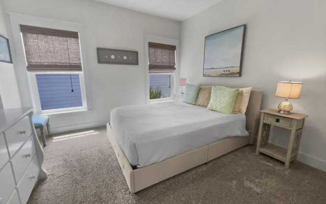 Beach Blessing 3 Bedroom Home by Redawning