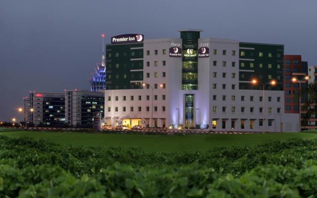 Отель Premier Inn Dubai Silicon Oasis вид на фасад
