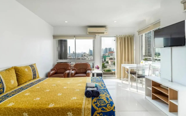 Right Place Sathorn