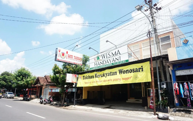 OYO Life 3003 Wisma Handayani.