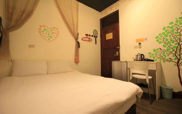 Fengjia Backers Hostel