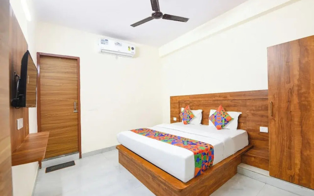 Via Imperial Residency