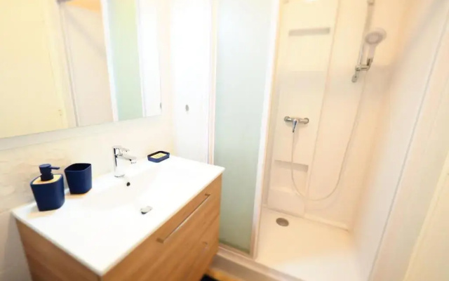Appartement face aux thermes avec parking