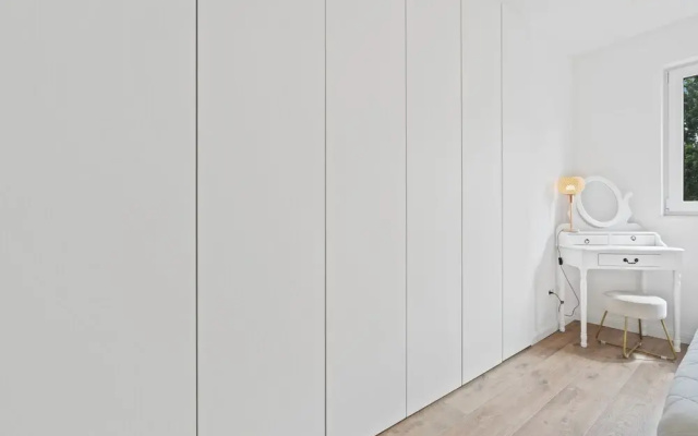 Stylish Apt Bouneweg-Süd Book Now ID225