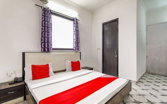OYO 10455 Hotel Royal Dreams