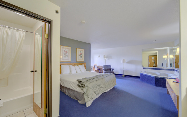 Capital O Amerihost Inn and Suites Fulton Hwy 54 MO