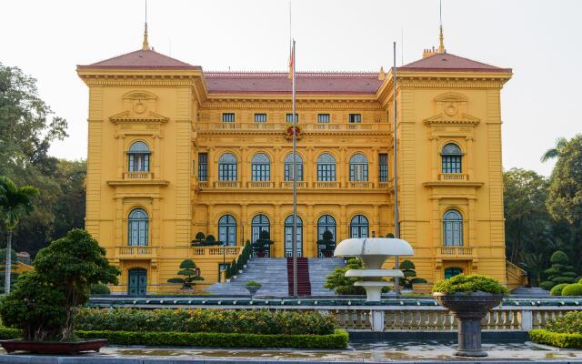 Victor Hotel Cau Giay вид на фасад