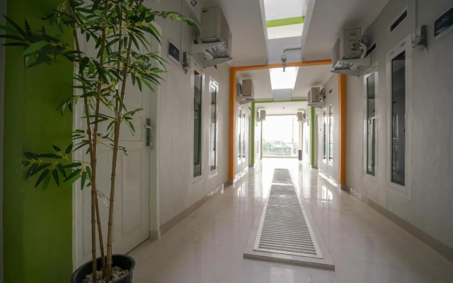 OYO 948 Vivi Residence Syariah Ii