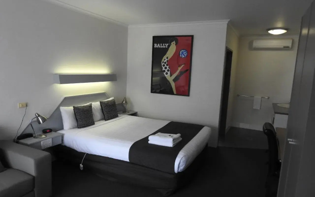 Wine Village Motor Inn