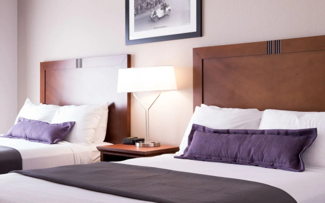 Bluemont Hotel