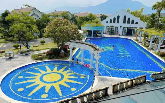 Lotus Hotel - Vuon vua
