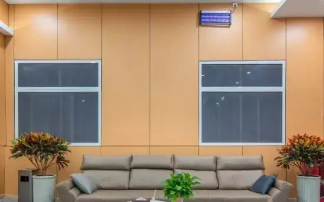 Huapan Light Luxury Hotel (Luoyang Longmen Avenue Branch)