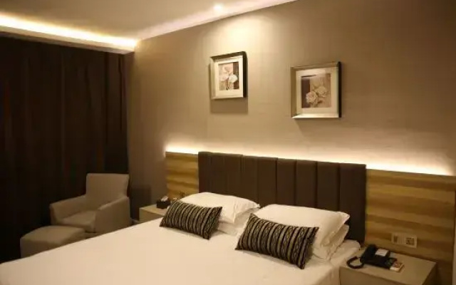 Motel  (Shenyang Central Street Joy City Walmart)