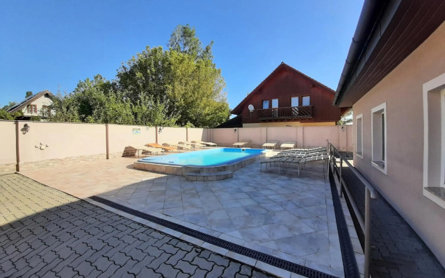 4 féröhelyes apartman
