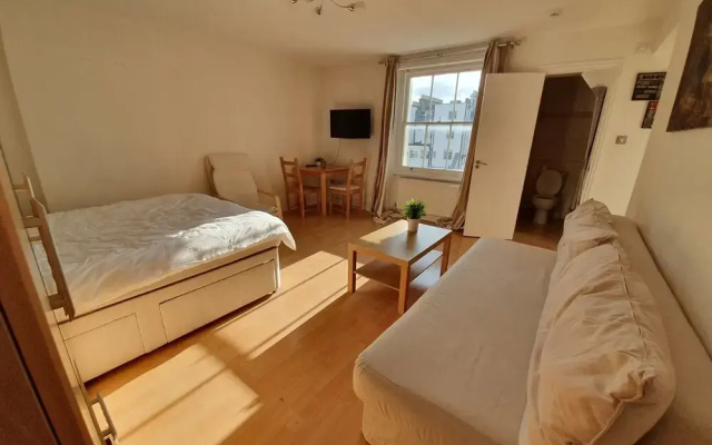 Studio Apartment in South Kensington 12