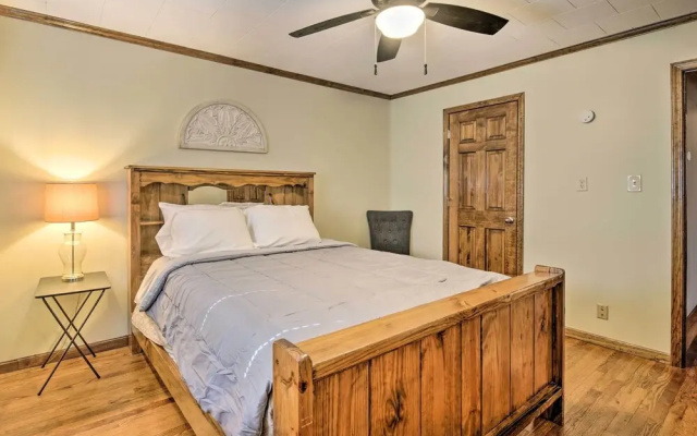 Lakeside Abode: 13 Mi to Silver Dollar City!
