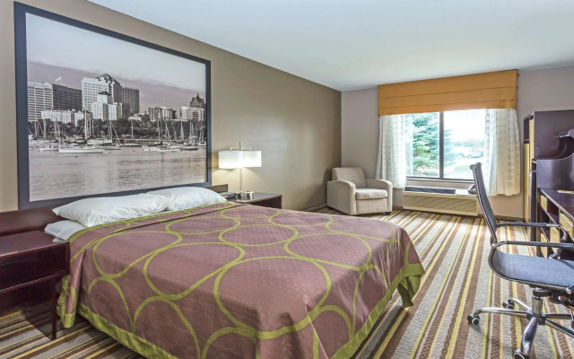 Delavan Inn and Suites