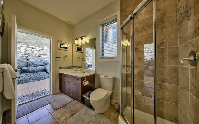 Peaks Retreat And Suite By Bear Country