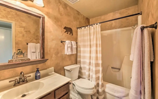 Patio & Fireplace: Country Club Pinetop Condo!