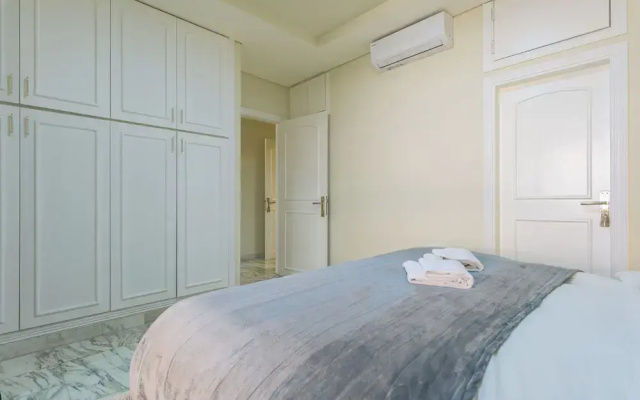 Crest - 3 Bedroom Apartment in Hamra