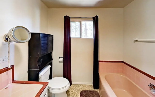 1062 Glenwood Way - 4 Br Home