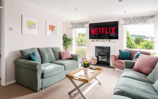 Lovely 4 Bedroom House in Central Bath (Adults Only)