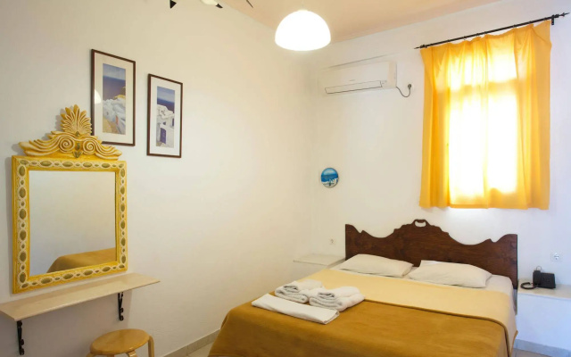 Birds Villa Apartments with Heated Pool - Including Car and Breakfast