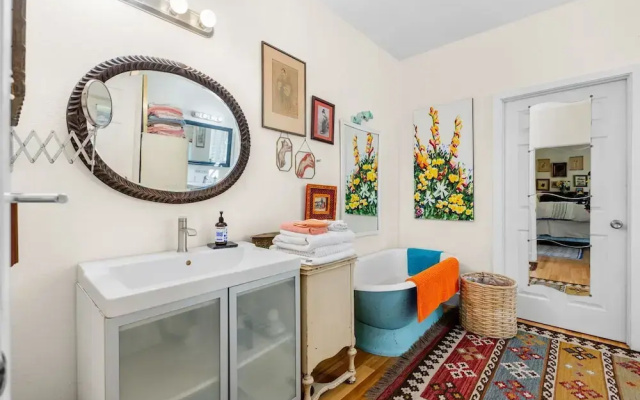 Eclectic 3 Bedroom Block From South Congress!