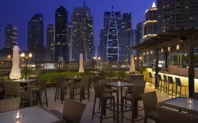 Mövenpick Jumeirah Lakes Towers Hotel