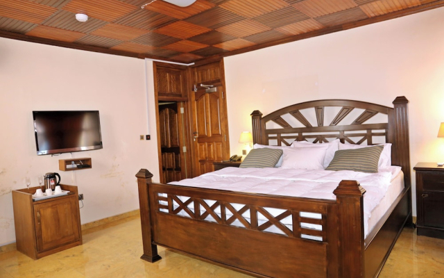 Village Courtyard Hotel