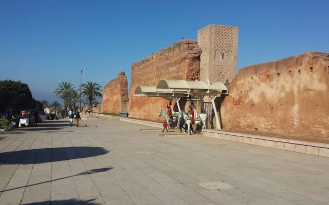 Отель Riad La Porte Du Bouregreg вид на фасад