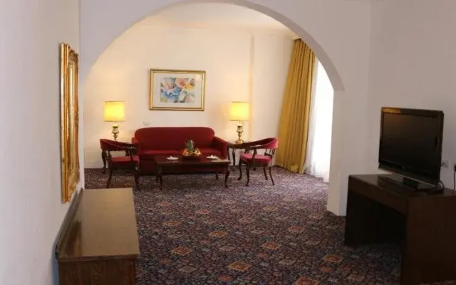 Grand View Hotel