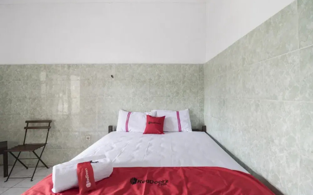 Hotel Sala by RedDoorz