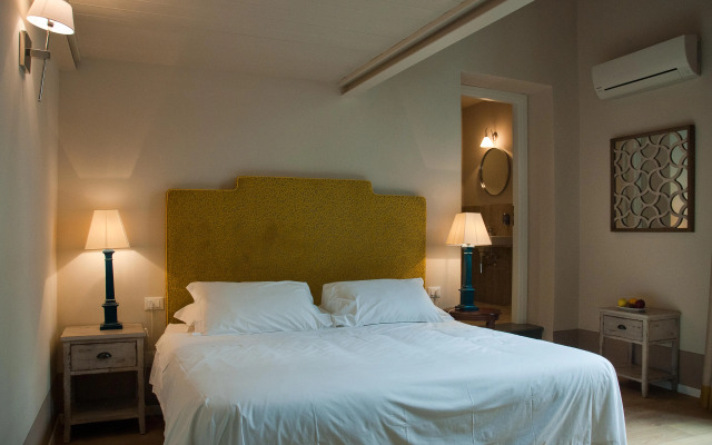 Black 5 Florence Suite