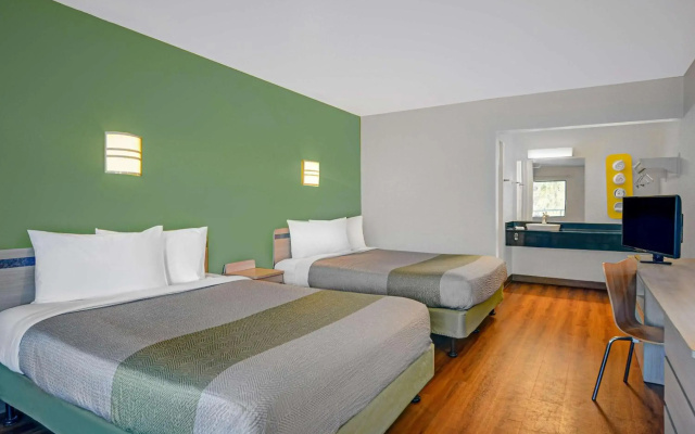 Motel 6 Tallahassee, FL - Downtown