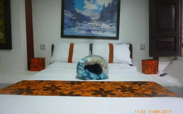 ArtVelez Hostel