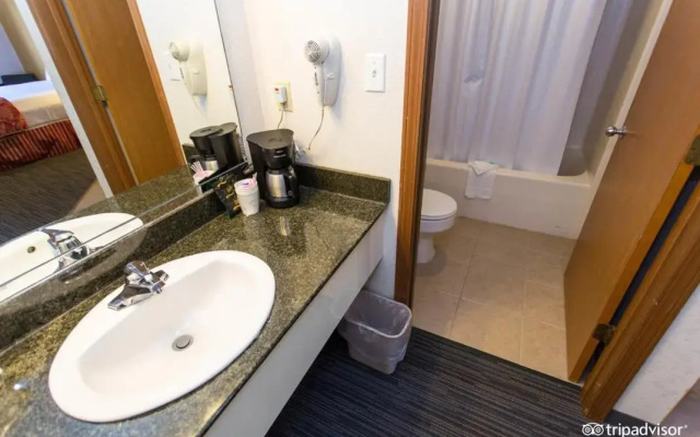 Seven Gables Inn