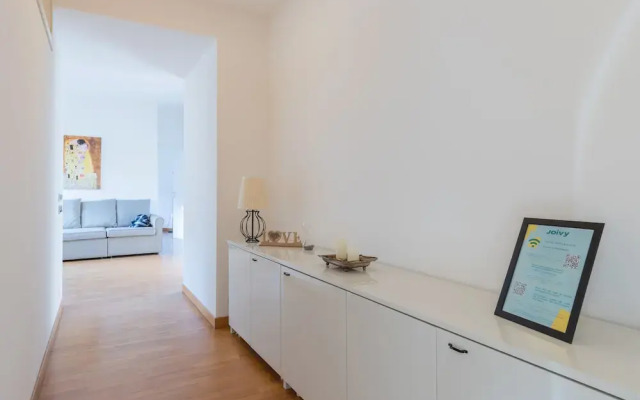 Welcoming Flats by Lake Como