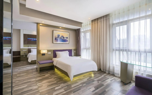 Lifeng Hotel (Beijing Universal Resort, Jiukeshu Metro Station)