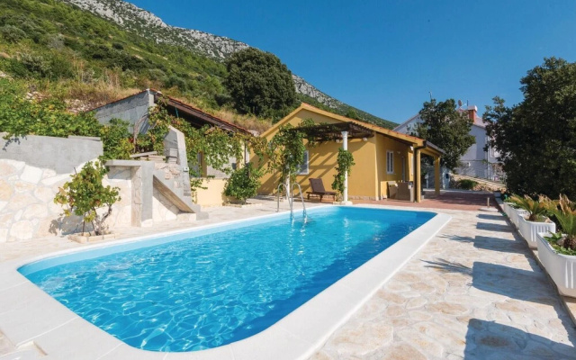Stunning Home in Dingac With Wifi and 2 Bedrooms