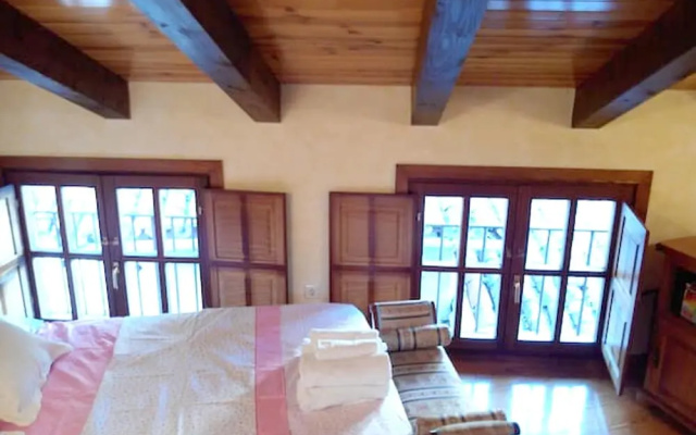House With 3 Bedrooms in Guisando