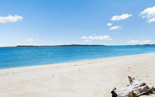 Unique Getaway 300m to Bribie Foreshore, Bongaree