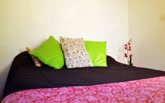 Hipólito Hostel Сан-Рафаэль вид на фасад