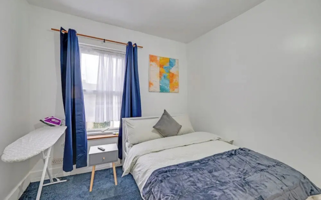 Sleeps 4 - Near Tottenham Stadium w Free Parking