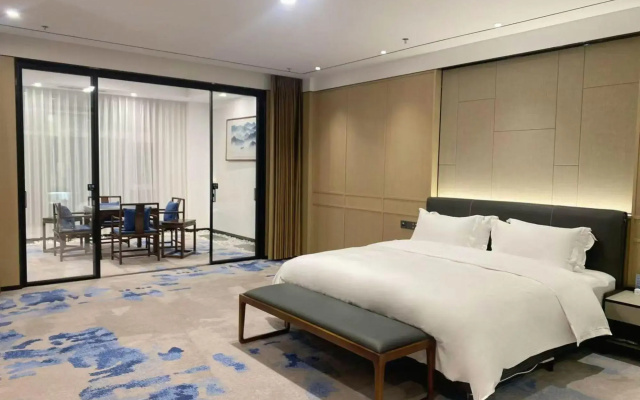 Qilin Hotel